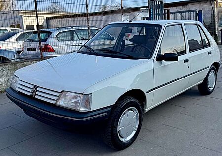 Peugeot 205 GR / TÜV NEU / OLDTIMER