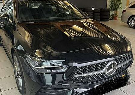 Mercedes-Benz CL 200 CLA 200Coupe AMG Line Premium / Panorama/MBUX