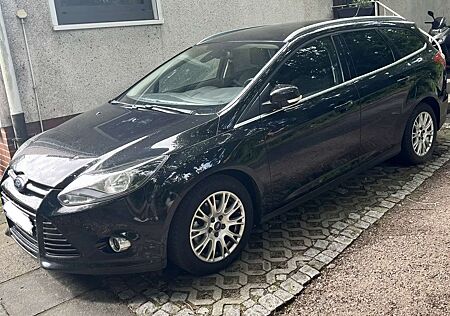 Ford Focus Turnier 1.6 EcoBoost Titanium 150 PS | AHK