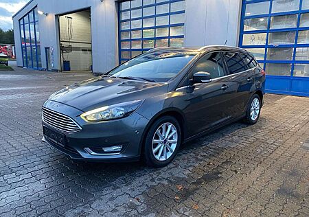 Ford Focus Turnier Titanium - GROSSE INSPEKTION -