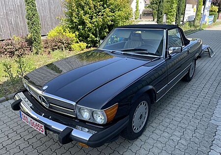 Mercedes-Benz SL 560 Oldtimer mit Wertgutachten und Hardtop