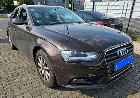 Audi A4 Avant Attraction"AHK"