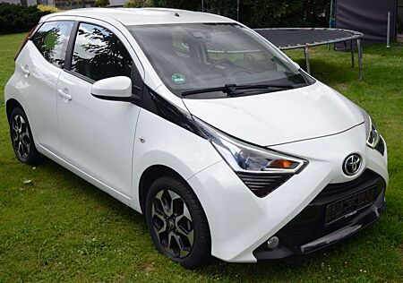 Toyota Aygo x-play club