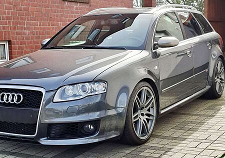 Audi RS4 4.2 V8 HANDSCHALTER/SCHALENSITZE/SCHECKHEFT/DE
