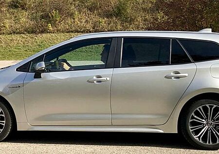 Toyota Corolla 2.0 Hybrid Touring Sports Teamplayer