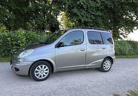 Toyota Yaris Verso 1.3 mit Klimaanlage und sehr gepflegt