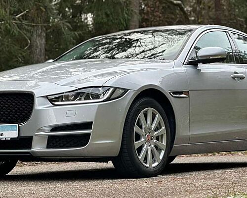 Jaguar XE Portfolio AWD PDC