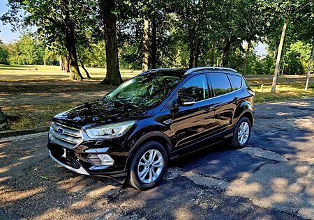 Ford Kuga 1.5 EcoBoost 2x4 Titanium