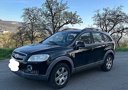Chevrolet Captiva 2.4 4WD 7 Sitzer Gas LT