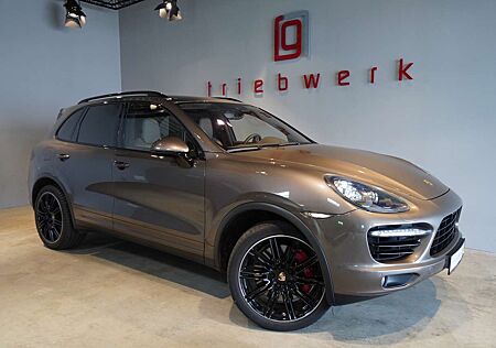Porsche Cayenne Turbo 4.8 V8*BRD FZG*RearSeat*Pano*Burmester*