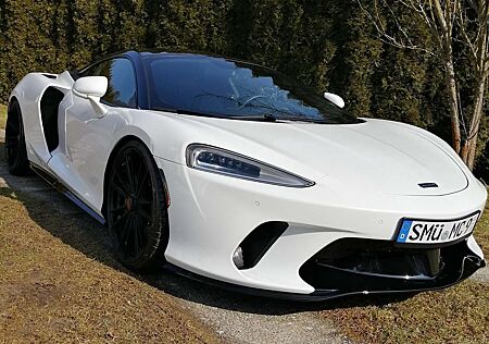 McLaren GT