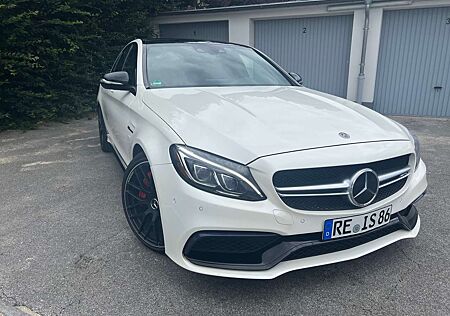 Mercedes-Benz C 63 AMG AMG C63S Performance Pano HeadUp Burmester