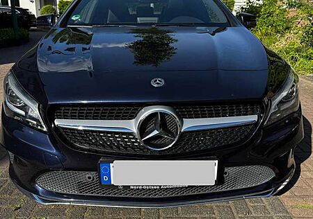 Mercedes-Benz CLA 180 7G-DCT Urban