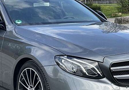 Mercedes-Benz E 200 (213.042)