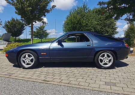 Porsche 928 S 4