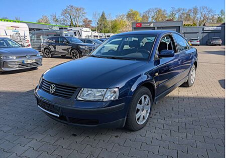VW Passat Volkswagen Comfortline Limo *AHK*TÜV 04.2027*Klima*