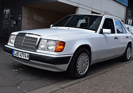 Mercedes-Benz 200 W124 E200 AUTOMATIK LIMO TOP ZUSTAND OLDTIMER