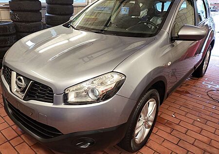 Nissan Qashqai 2.0 dCi 4 x DPF Aut. acenta