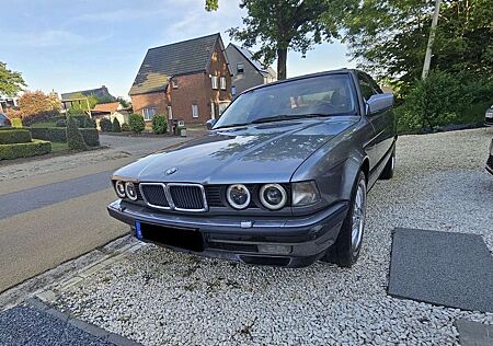 BMW 750i 750