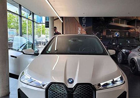BMW iX xDrive40