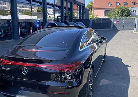 Mercedes-Benz EQE 300 Electric Art