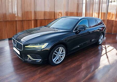 Volvo V60 Kombi Inscription Expression Recharge Plug-I