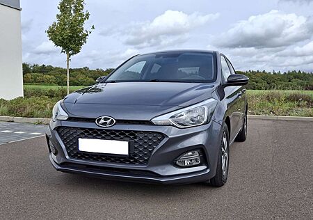 Hyundai i20 blue 1.2 Advantage