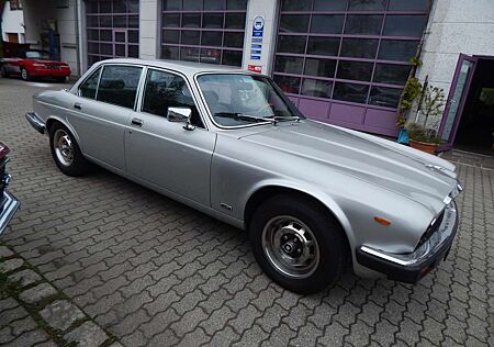 Jaguar XJ6