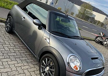 Mini Cooper S Sidewalk