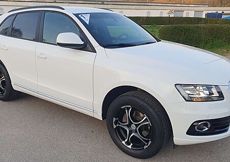 Audi Q5 2.0 TFSI quattro / NAVI / PDC / TÜV NEU