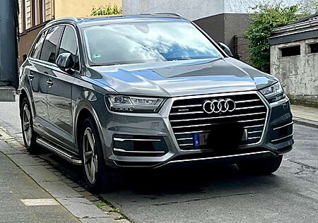 Audi Q7 3.0 TFSI quattro tiptronic 7 Sitzer