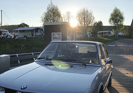 BMW 520 E12 Automatik - H Kennzeichen - BJ76