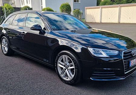 Audi A4 35TDI S tronic Avant*Xenon*Navi*AHK*Kamera*1H