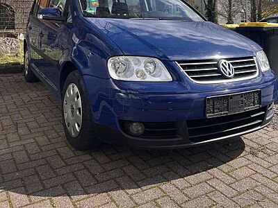 Volkswagen Touran 1.6 FSI TÜV 08/27