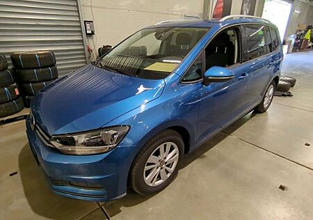 VW Touran Volkswagen 1.5 TSI Comfortline AHK Navi RKam