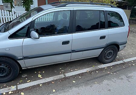 Opel Zafira +2.2+DTI+Elegance