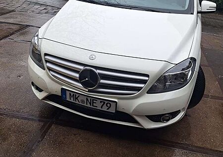 Mercedes-Benz B 200 (BlueEFFICIENCY) 7G-DCT