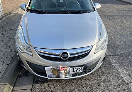 Opel Corsa Satellite