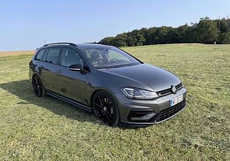 VW Golf R Volkswagen Facelift