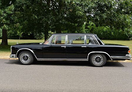 Mercedes-Benz 600