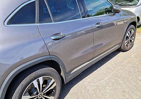 Mercedes-Benz GLA 200 d Progressive Line