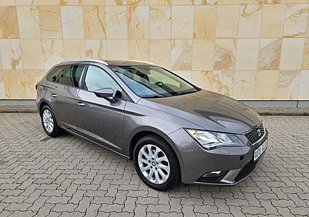 Seat Leon Style *PANORAMA*PDC*SHZ*8-FACH*2.HAND*