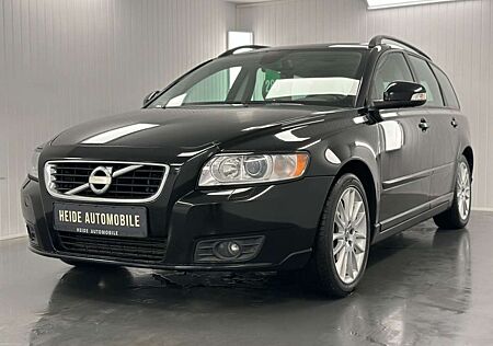 Volvo V50 Kombi D3 Summum 5 Zylinder