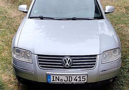 VW Passat Variant Volkswagen Passat 2.5 TDI V6 Exclusive AHK