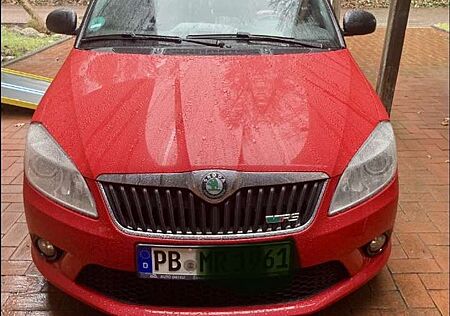 Skoda Fabia 1.4 TSI Combi DSG RS