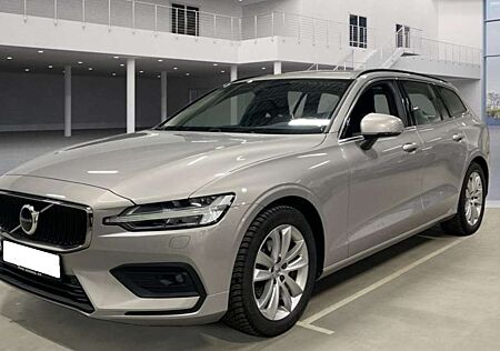 Volvo V60 AT Core AHK LED Winter-Pkt. e.Heckklappe Kamera...
