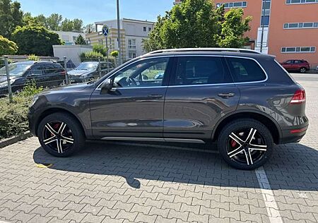 VW Touareg Volkswagen 4.2 V8 TDI DPF Automatik Exclusive