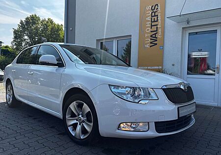 Skoda Superb Ambition = 1. Hand - Schiebedach - AHK =
