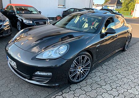 Porsche Panamera 4 S