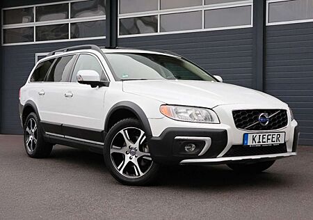 Volvo XC 70 XC70 T6 AWD/SHZ/NAVI/TOTW/MEMORY/KAMERA/BTH/R18